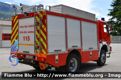 Man 13.254
Vigili del Fuoco
Unione Distrettuale Alto Garda e Ledro
Corpo Volontario di Riva del Garda
Ex Corpo di Nago Torbole
Allestimento Divitec
VF F24 TN
Parole chiave: Man 13.254 VFF24TN