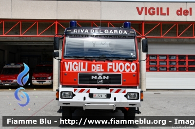 Man 13.254
Vigili del Fuoco
Unione Distrettuale Alto Garda e Ledro
Corpo Volontario di Riva del Garda
Ex Corpo di Nago Torbole
Allestimento Divitec
VF F24 TN
Parole chiave: Man 13.254 VFF24TN