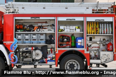 Man 13.254
Vigili del Fuoco
Unione Distrettuale Alto Garda e Ledro
Corpo Volontario di Riva del Garda
Ex Corpo di Nago Torbole
Allestimento Divitec
VF F24 TN
Parole chiave: Man 13.254 VFF24TN