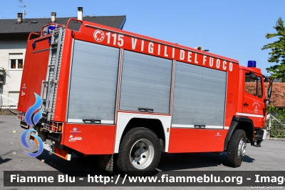 Mercedes-Benz 1124 4x4
Vigili del Fuoco
Distretto di Pergine Valsugana
Corpo Volontario di Caldonazzo (TN)
Allestimento BAI Brandshutz
VF F30 TN
Parole chiave: Mercedes-Benz 1124_4x4 VFF30TN