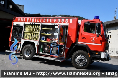 Mercedes-Benz 1124 4x4
Vigili del Fuoco
Distretto di Pergine Valsugana
Corpo Volontario di Caldonazzo (TN)
Allestimento BAI Brandshutz
VF F30 TN
Parole chiave: Mercedes-Benz 1124_4x4 VFF30TN