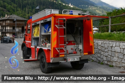 Mercedes-Benz Unimog U100L
Vigili del Fuoco
Unione Distrettuale della Val Di Sole
Corpo Volontario di Pellizzano (TN)
Allestimento Fulmix
VF F36 TN
Parole chiave: Mercedes-Benz Unimog_U100L VFF36TN