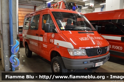 Mercedes-Benz Sprinter 4x4 II serie
Vigili del Fuoco
Distretto delle Giudicarie
Corpo Volontario di Madonna di Campiglio (TN)
VF F40 TN
Parole chiave: Mercedes-Benz Sprinter_4x4_IIserie VFF40TN