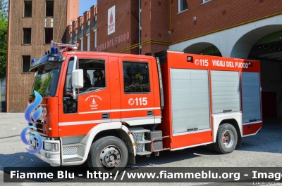 Iveco EuroFire 130E23 I serie
Vigili del Fuoco
Distretto di Pergine Valsugana
Corpo Volontario di Levico Terme (TN)
AutoPompaSerbatoio allestimento Iveco-Magirus
VF F49 TN
Parole chiave: Iveco EuroFire_130E23_Iserie vff49tn