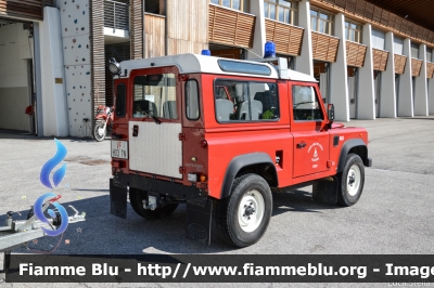 Land-Rover Defender 90
Vigili del Fuoco
Unione distrettuale di Cles
Corpo Volontario di Cles (TN)
VF H03 TN
Parole chiave: Land-Rover Defender_90 VFH03TN