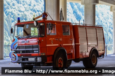 Fiat 130NC
Vigili del Fuoco
Distretto delle Giudicarie
Corpo Volontario di Madonna di Campiglio (TN)
Autopompaserbatoio allestimento Rosenbauer
VF H18 TN
Parole chiave: Fiat 130NC VFH18TN