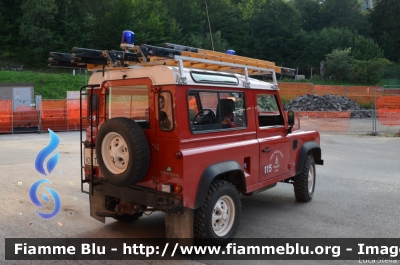 Land Rover Defender 90
Vigili del Fuoco
Distretto di Trento
Corpo Volontario di Lavarone
VF H28 TN
Parole chiave: Land-Rover Defender_90 VFH29TN