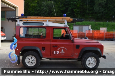 Land Rover Defender 90
Vigili del Fuoco
Distretto di Trento
Corpo Volontario di Lavarone
VF H28 TN
Parole chiave: Land-Rover Defender_90 VFH29TN