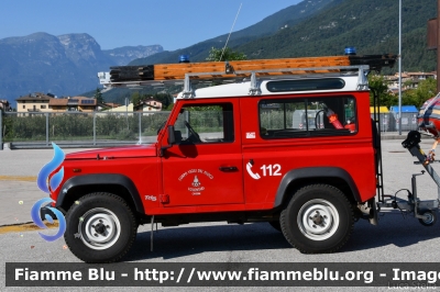 Land Rover Defender 90
Vigili del Fuoco
Unione Distrettuale di Trento
Corpo Volontario di Cavedine (TN)
VF H77 TN
Parole chiave: Land-Rover Defender_90 VFH77TN