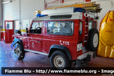 Land Rover Defender 90
Vigili del Fuoco
Distretto di Fondo
Corpo Volonatrio di Romallo (TN)
VF H84 TN
Parole chiave: Land-Rover Defender_90 VFH84TN