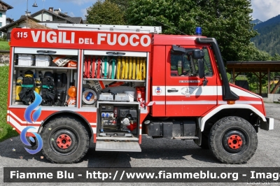 Mercedes-Benz Unimog U100L
Vigili del Fuoco
Unione Distrettuale di Primiero
Corpo Volontario di Imer (TN)
Allestimento Fulmix
VF J58 TN
Parole chiave: Mercedes-Benz Unimog_U100L VFJ58TN