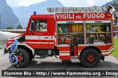 Mercedes-Benz Unimog U100L
Vigili del Fuoco
Unione Distrettuale di Primiero
Corpo Volontario di Imer (TN)
Allestimento Fulmix
VF J58 TN
Parole chiave: Mercedes-Benz Unimog_U100L VFJ58TN