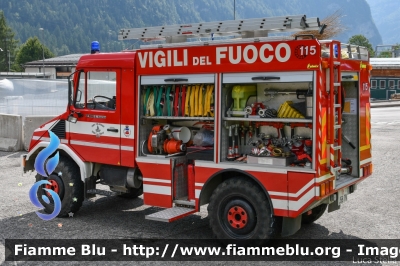 Mercedes-Benz Unimog U100L
Vigili del Fuoco
Unione Distrettuale di Primiero
Corpo Volontario di Imer (TN)
Allestimento Fulmix
VF J58 TN
Parole chiave: Mercedes-Benz Unimog_U100L VFJ58TN