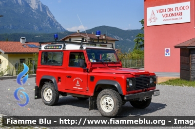 Land Rover Defender 90
Vigili del Fuoco
Unione Distrettuale di Trento
Corpo Volontario di Vigolo Baselga (TN)
VF J64 TN
Parole chiave: Land-Rover Defender_90 VFJ64TN