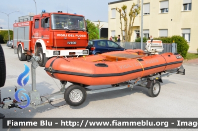 Carrello
Vigili del Fuoco
Comando Provinciale di Bologna
Distaccamento Volontario di Medicina
VF R 2458
Parole chiave: Carrello VFR2458