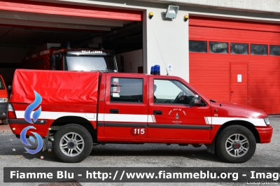 Isuzu
Vigili del Fuoco
Unione Distrettuale Alto Garda e Ledro
Corpo Volontario di Concei 
 VF Z02 TN
Parole chiave: Isuzu VFZ02TN