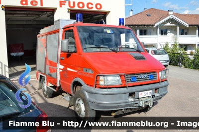 Iveco Daily 4x4 II serie
Vigili del Fuoco
Distretto di Fondo
Corpo Volonatrio di Cloz (TN)
Allestimento Rosenbauer
VF Z25 TN
Parole chiave: Iveco Daily_4x4_IIserie VFZ25TN