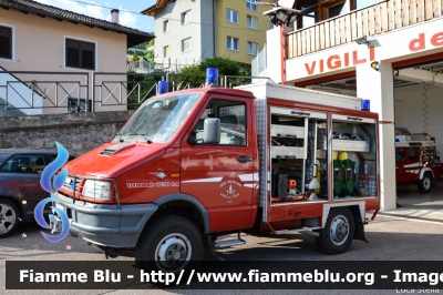 Iveco Daily 4x4 II serie
Vigili del Fuoco
Distretto di Fondo
Corpo Volonatrio di Cloz (TN)
Allestimento Rosenbauer
VF Z25 TN
Parole chiave: Iveco Daily_4x4_IIserie VFZ25TN