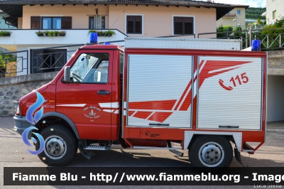 Iveco Daily 4x4 II serie
Vigili del Fuoco
Distretto di Fondo
Corpo Volonatrio di Cloz (TN)
Allestimento Rosenbauer
VF Z25 TN
Parole chiave: Iveco Daily_4x4_IIserie VFZ25TN