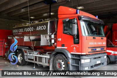 Iveco EuroTech 190E35
Vigili del Fuoco
Unione Distrettuale Alto Garda e Ledro
Corpo Volontario di Arco (TN)
VF Z83 TN
Parole chiave: Iveco EuroTech_190E35 VFZ83TN