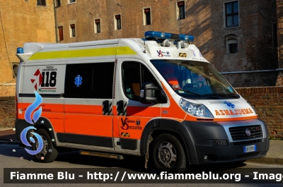 Fiat Ducato X250
Voghiera Soccorso
Ambulanza Allestita Vision
Oscar 11
Mezzo in convenzione con 
118 Ferrara Soccorso
Parole chiave: Fiat Ducato_X250 Ambulanza Viva_2014