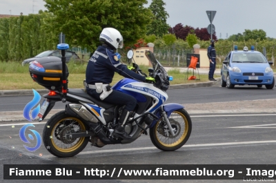 Honda Transalp
Polizia Locale
Associazione Intercomunale della Pianura Forlivese
POLIZIA LOCALE YA00030
Parole chiave: Honda Transalp POLIZIALOCALEYA00030 Giro_D_Italia_2021