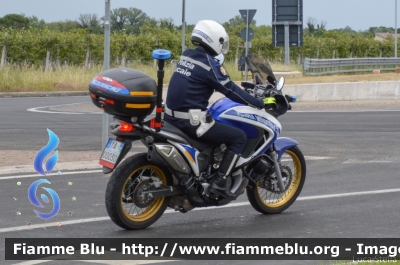 Honda Transalp
Polizia Locale
Associazione Intercomunale della Pianura Forlivese
POLIZIA LOCALE YA00030
Parole chiave: Honda Transalp POLIZIALOCALEYA00030 Giro_D_Italia_2021