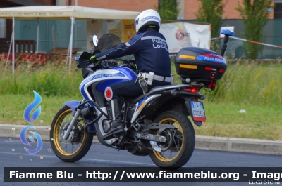 Honda Transalp
Polizia Locale
Associazione Intercomunale della Pianura Forlivese
POLIZIA LOCALE YA00030
Parole chiave: Honda Transalp POLIZIALOCALEYA00030 Giro_D_Italia_2021