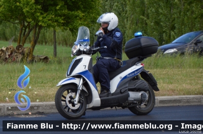 Piaggio Cruiser 300IE
Polizia Locale
Associazione Intercomunale della Pianura Forlivese
POLIZIA LOCALE YA00065
Parole chiave: Piaggio Cruiser_300IE POLIZIALOCALEYA00065 Giro_D_Italia_2021