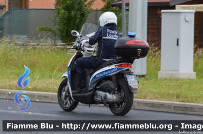 Piaggio Cruiser 300IE
Polizia Locale
Associazione Intercomunale della Pianura Forlivese
POLIZIA LOCALE YA00065
Parole chiave: Piaggio Cruiser_300IE POLIZIALOCALEYA00065 Giro_D_Italia_2021