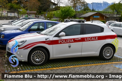 Alfa Romeo Nuova Giulietta Restyle
Polizia Locale
Corpo Intercomunale Alto Garda e Ledro (TN)
Allestimento Bertazzoni Veicoli Speciali
POLIZIA LOCALE YA 161 AF
Parole chiave: Alfa-Romeo Nuova_Giulietta_Restyle POLIZIALOCALEYA161AF