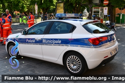 Alfa-Romeo Nuova Giulietta
Polizia Municipale Terre d'Acqua (BO)
San Pietro in Casale
POLIZIA LOCALE YA 262 AN
Parole chiave: Alfa-Romeo Nuova_Giulietta POLIZIALOCALEYA262AN Festa_Della_Repubblica_2018