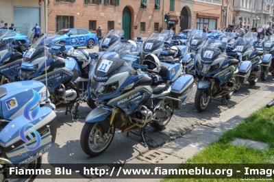 BMW R200RT II serie
Polizia di Stato
Polizia Stradale
In scorta al Giro d'Italia 2018
Parole chiave: BMW R200RT_IIserie Giro_D_Italia_2018