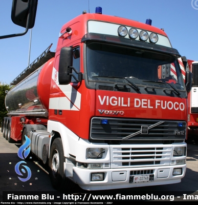 Volvo FH12 420 I serie
Vigili del Fuoco
Comando Provinciale di Bari
VF 22748
Parole chiave: Volvo FH12_420_Iserie VF22748