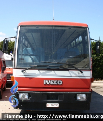 Iveco 370S
Vigili del Fuoco
Comando di Bari
VF 16390
Parole chiave: Iveco 370S VF16390