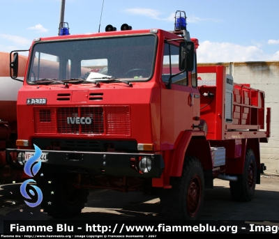 Iveco 80-17
Vigili del Fuoco
Comando di Bari
VF 16744
Parole chiave: Iveco 80-17 VF16744