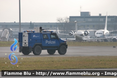 GDLS Mowag EAGLE IV
Schweiz - Suisse - Svizra - Svizzera
Polizia Cantonale Zurigo
(polizia aereoportuale)
Zurich Airport
Parole chiave: GDLS Mowag_EAGLE_IV