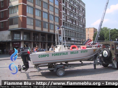 Motobarca con carrello
Corpo Forestale dello Stato
Parole chiave: Motobarca_Corpo_Forestale_dello_Stato_Bologna