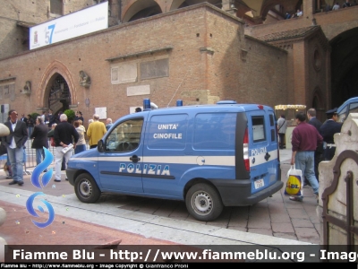 Fiat Doblò I serie 
Polizia di Stato
157° Anniversario della Fondazione della Polizia di Stato, Bologna
Unità Cinofile
Polizia F3606 
Parole chiave: Fiat Doblò_Iserie PoliziaF3606 Festa_della_Polizia_2009