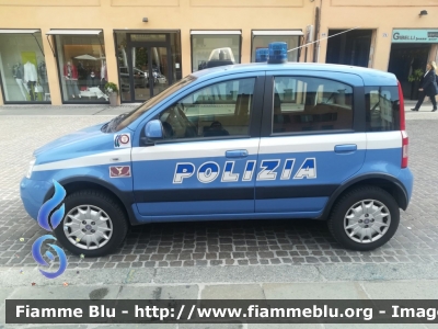 Fiat Nuova Panda 4x4 Climbing I serie
Polizia di Stato
Polizia Ferroviaria
POLIZIA H5276
Parole chiave: Fiat Nuova_Panda_4x4_Climbing_Iserie POLIZIAH5276