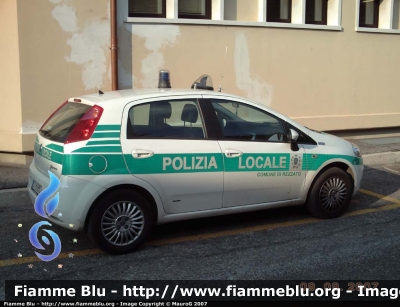 Fiat Grande Punto
Polizia Locale Rezzato (BS)
Allestimento "Project Service" su Fiat Grande Punto 1.9 Mjet 
Parole chiave: Fiat_Grande_Punto Polizia_Locale