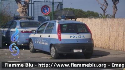 Fiat Punto II serie
Polizia di Stato
Capri (NA)
POLIZIA E5966
Parole chiave: Fiat Punto_IIserie PoliziaE5966