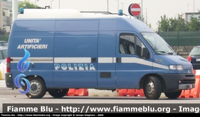 Fiat Ducato II serie
Polizia di Stato
Unità Artificieri dell'areoporto di Bergamo Orio al Serio
Parole chiave: Fiat Ducato_IIserie Artificieri Polizia