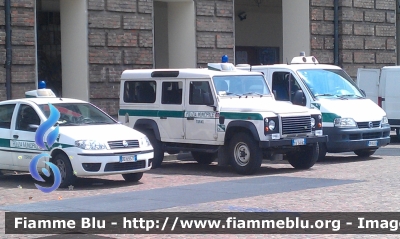 Land Rover Defender 110 
Polizia Municipale Torino-Circoscrizione Sesta
Parole chiave: Land-Rover Defender_110