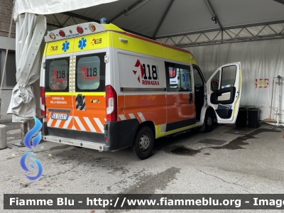 Fiat Ducato X290
118 Romagna Soccorso
Azienda USL della Romagna
Ambito Territoriale di Rimini
"BRAVO 27"
Allestita Safety Car Rimini
Parole chiave: Fiat Ducato_X290 Ambulanza