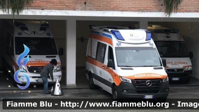 Mercedes-Benz Sprinter III serie restyle 
Azienda Ospedaliera "Carlo Poma" di Mantova
Unità Mobile di Rianimazione
Allestita Ambulanz Mobile

Parole chiave: Mercedes-Benz Sprinter