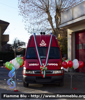 Iveco Daily III serie
Vigili del Fuoco
Comando Provinciale di Milano
Distaccamento Volontario di Corbetta (MI)
Polissoccorso e carro ventilazione allestito Fortini
in attesa di targhe (fotografato durante l'inaugurazione) 
Parole chiave: Iveco Daily_IIIserie