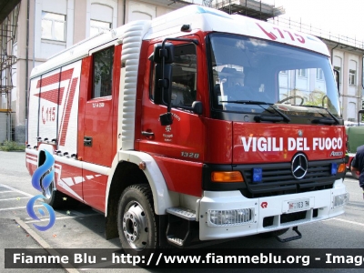 Mercedes-Benz Atego 1328 4x4 I serie
Vigili del Fuoco
Distretto di Trento
Corpo Volontario di Fornace (TN)
AutoPompaSerbatoio allestimento Rosenbauer
VF 1E3 TN
Parole chiave: Mercedes-Benz Atego_1328_4x4_Iserie VF1E3TN