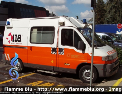 Fiat Ducato II Serie
118 Modena Soccorso
Azienda USL di Modena
Ambulanza "MO1608" - Dismessa

Parole chiave: Fiat Ducato_IISerie_Ambulanza_118 Modena Soccorso