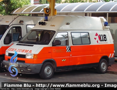 Volkswagen Transporter T4
118 Modena Soccorso
Azienda USL di Modena
Ambulanza "MO1615"
Parole chiave: Volkswagen Transporter_T4_Ambulanza_118 Modena Soccorso